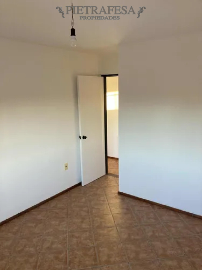 Apartamento ID.14453 - Apartamento en venta, 3 dormitorios, 1 baño, terraza lavadero, cochera. Malvin Norte.