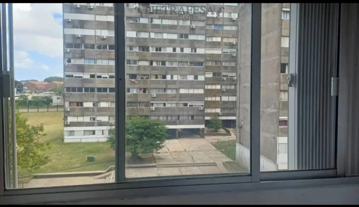 Apartamento ID.15729 - Apartamento en venta con renta, 3 dormitorios, 1 baño, terraza lavadero, estacionamiento. Malvin Norte.