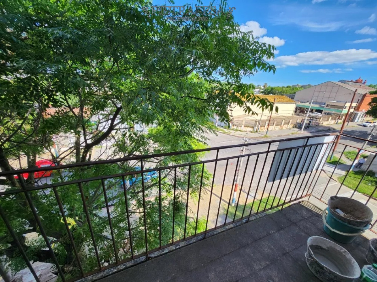 Apartamento ID.8307 - Apartamento en venta 2 dormitorios, 1 baño y balcón-Av. San Martín-Cerrito