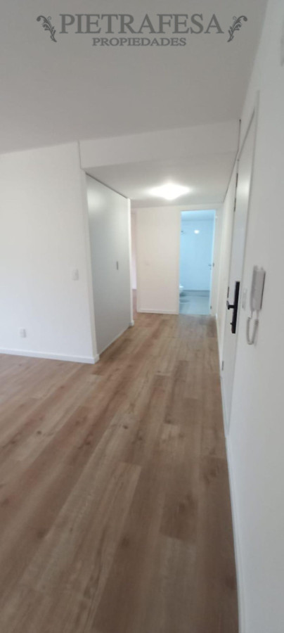 Apartamento ID.15013 - Apartamento en venta, 2 dormitorios, 1 baño, terraza. Centro.