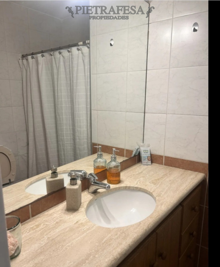 Apartamento ID.15959 - Apartamento en alquiler, 2 dormitorio, 2 baños, patio, balcón. Pocitos.