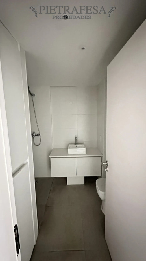 Apartamento ID.15691 - Apartamento en venta, monoambiente, 1 baño, terraza. Gastos bajos. Pocitos.