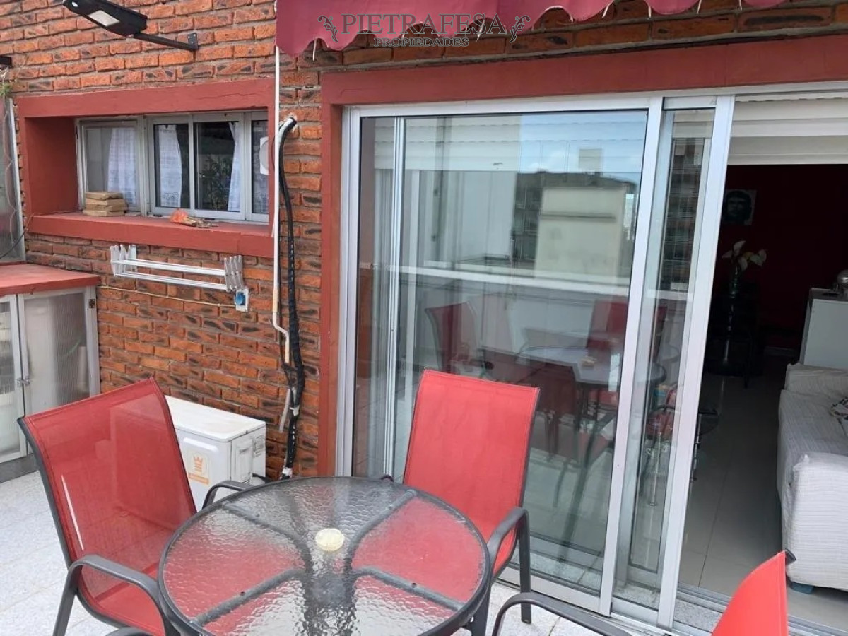 Apartamento ID.3143 - Penthouse en venta con renta 1 dormitorio, 1 baño y terraza- Cnel. Brandzen-Tres Cruces 