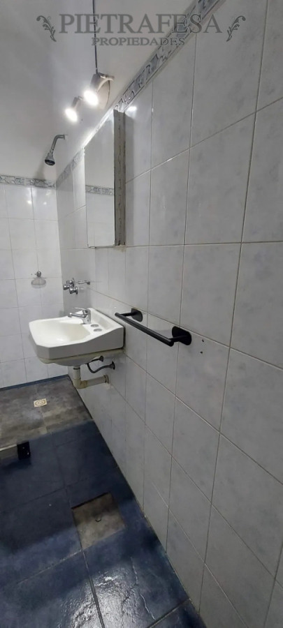 Apartamento ID.16082 - Apartamento en alquiler, 1 dormitorio, 1 baño, patio. Capurro. Sin gastos comunes.