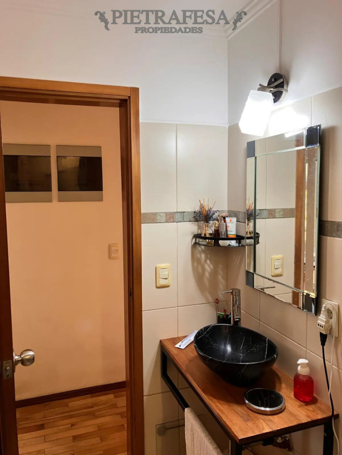 Apartamento ID.15777 - Apartamento en venta, 2 dormitorios, 1 baño, terraza, garaje. Aguada.
