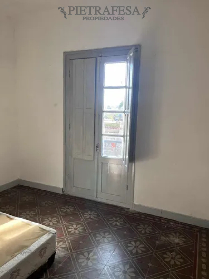 Apartamento ID.14182 - Apartamento en alquiler, 1 dormitorio, 1 baño, balcón, patio. Colon. 