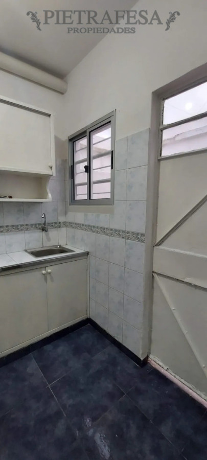 Apartamento ID.16082 - Apartamento en alquiler, 1 dormitorio, 1 baño, patio. Capurro. Sin gastos comunes.