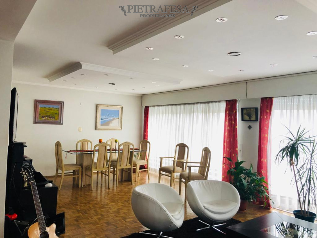 Apartamento ID.4000 - Apartamento Penthouse en venta - 4 dormitorios - 4 baños - garaje x 2 - Chucarro -Pocitos