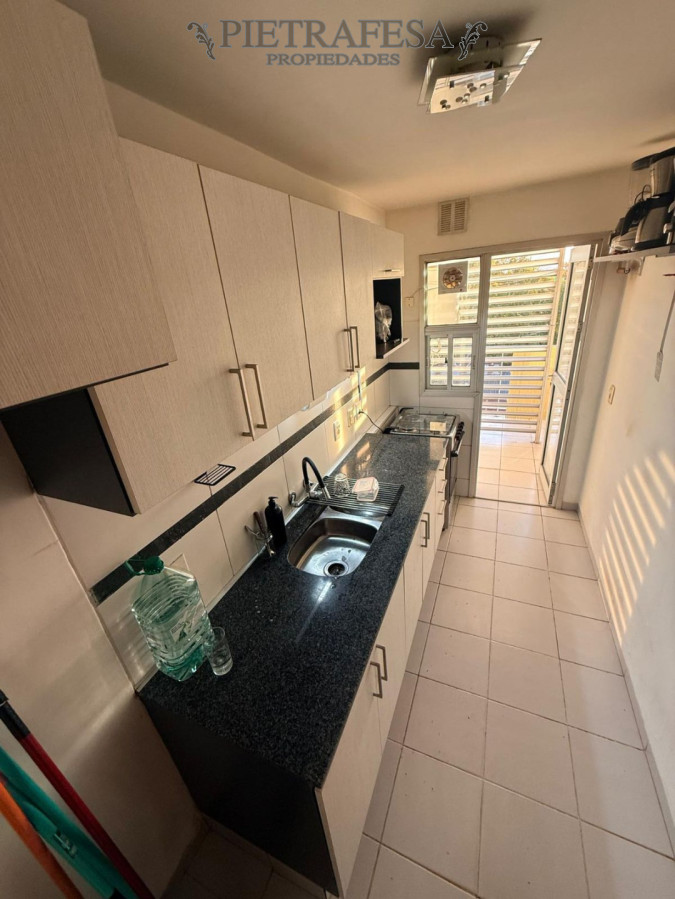 Apartamento ID.15777 - Apartamento en venta, 2 dormitorios, 1 baño, terraza, garaje. Aguada.