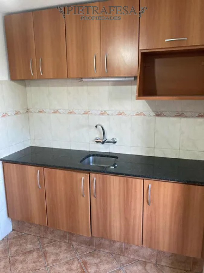 Apartamento ID.14453 - Apartamento en venta, 3 dormitorios, 1 baño, terraza lavadero, cochera. Malvin Norte.
