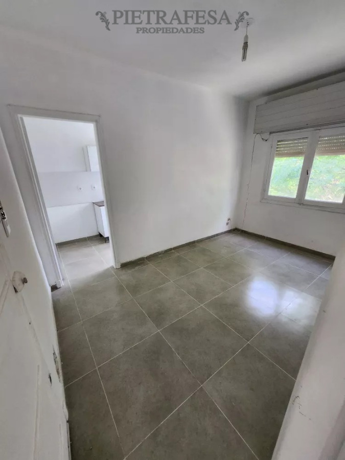 Apartamento ID.8307 - Apartamento en venta 2 dormitorios, 1 baño y balcón-Av. San Martín-Cerrito