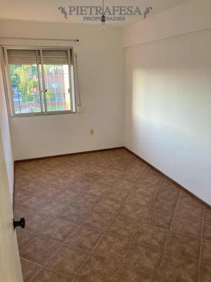 Apartamento ID.14453 - Apartamento en venta, 3 dormitorios, 1 baño, terraza lavadero, cochera. Malvin Norte.