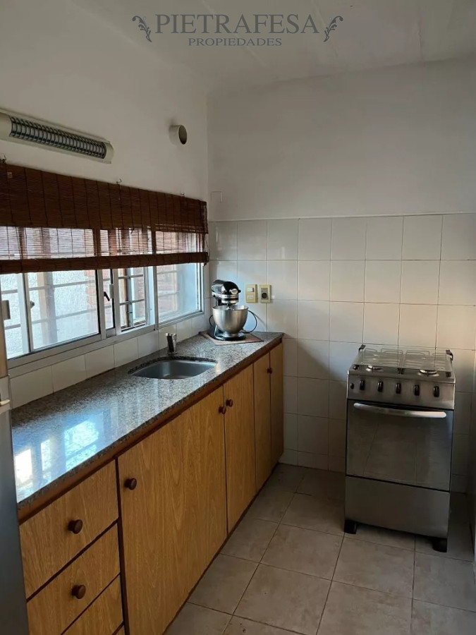 Apartamento ID.11916 - Dúplex en venta 2 dormitorios, 1 baño, patio -Colón
