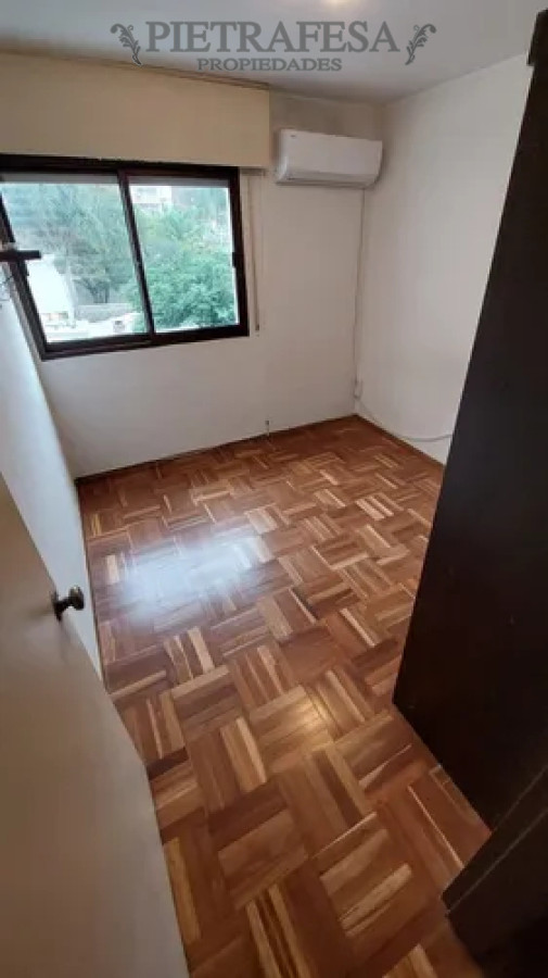Apartamento ID.13902 - Apartamento en alquiler, 2 dormitorios, 1 baño, terraza lavadero. Pocitos.