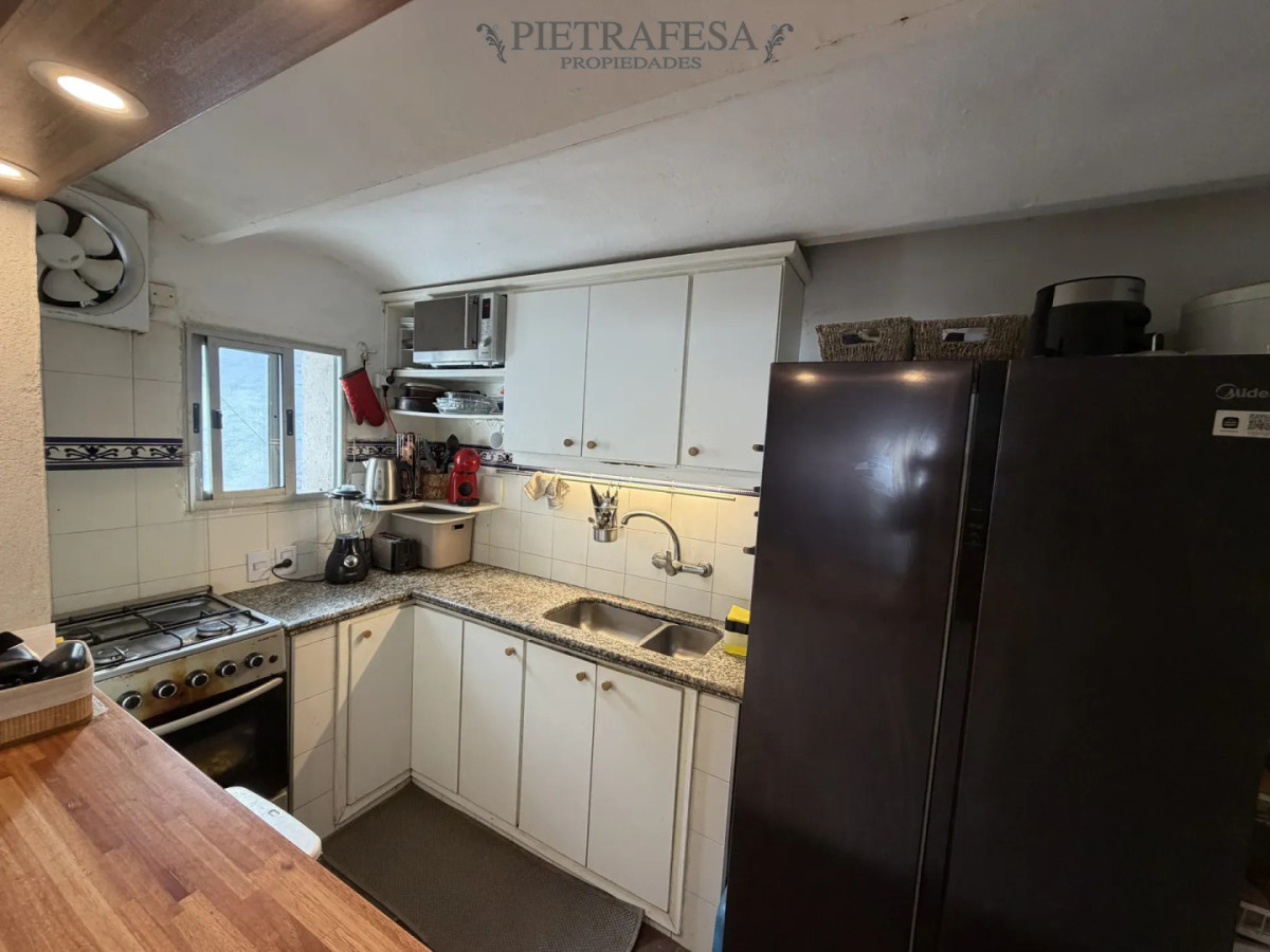 Apartamento ID.15759 - Apartamento en venta, 2 dormitorios, 1 baño, terraza, patio. Cordón.
