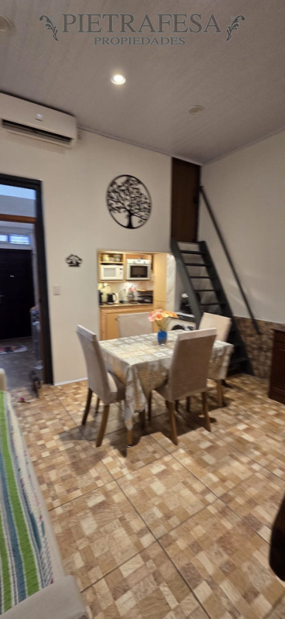 Apartamento ID.15171 - Apartamento tipo duplex en venta, 2 dormitorios, 1 baño, patio. Reducto.