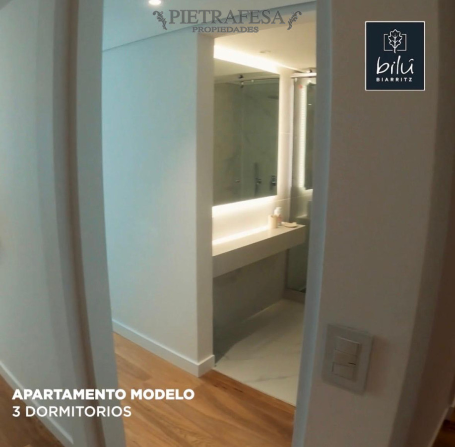 Apartamento ID.14255 - Apartamento de lujo Punta Carretas · 3 dormitorios · 4 baños · a metros del mar!
