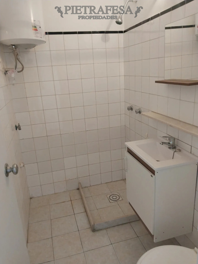 Apartamento ID.15740 - Apartamento en alquiler, 2 dormitorios, 2 baños, cochera. Pocitos.
