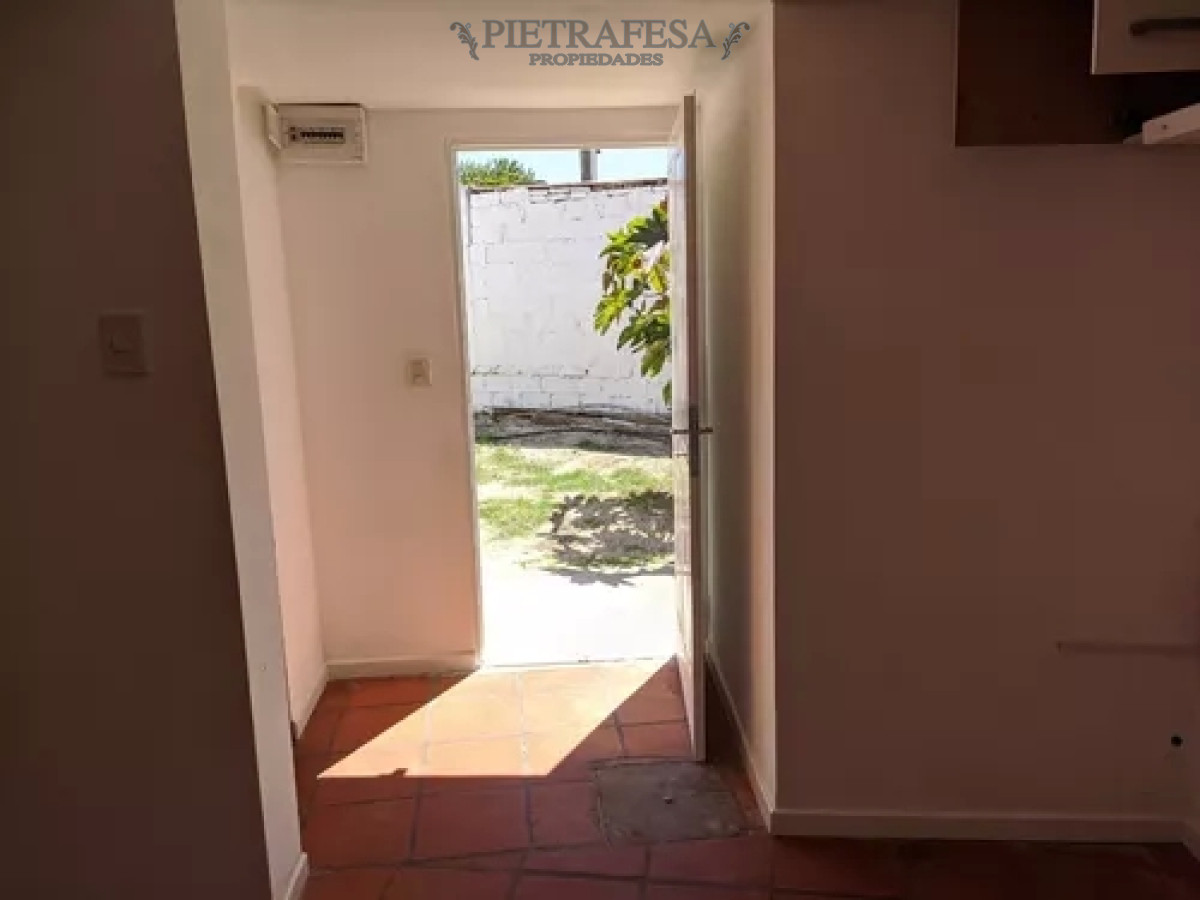 Apartamento ID.10191 - Apto en alquiler, monoambiente, 1 baño. Solymar.