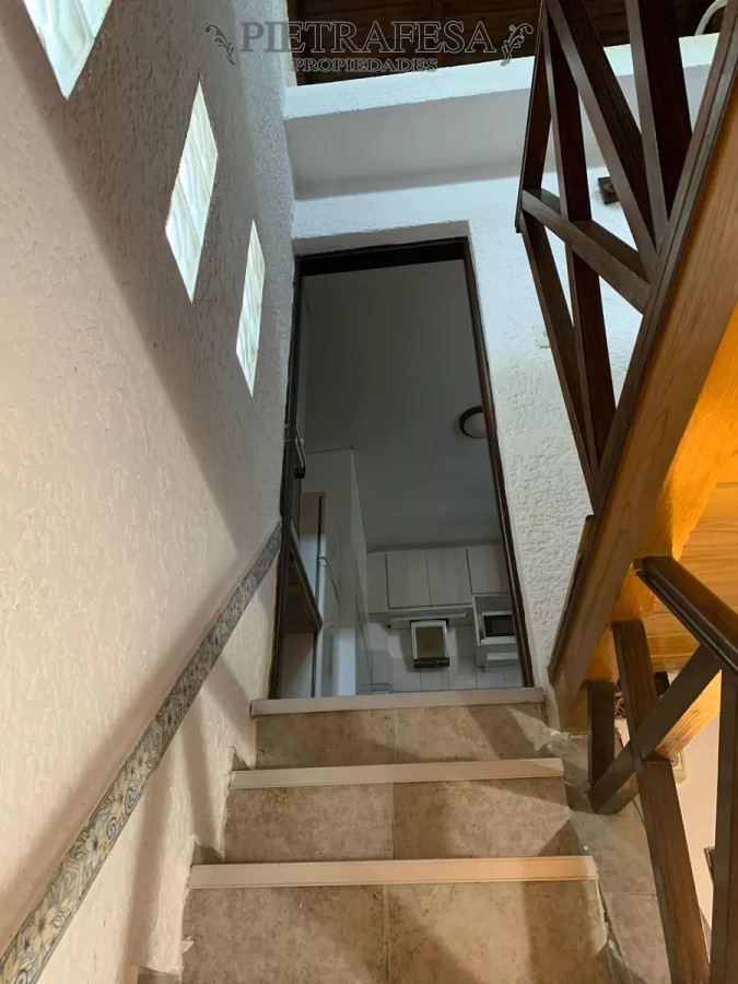 Apartamento ID.12268 - Apto en venta con renta 3 dormitorios y patio- La Comercial