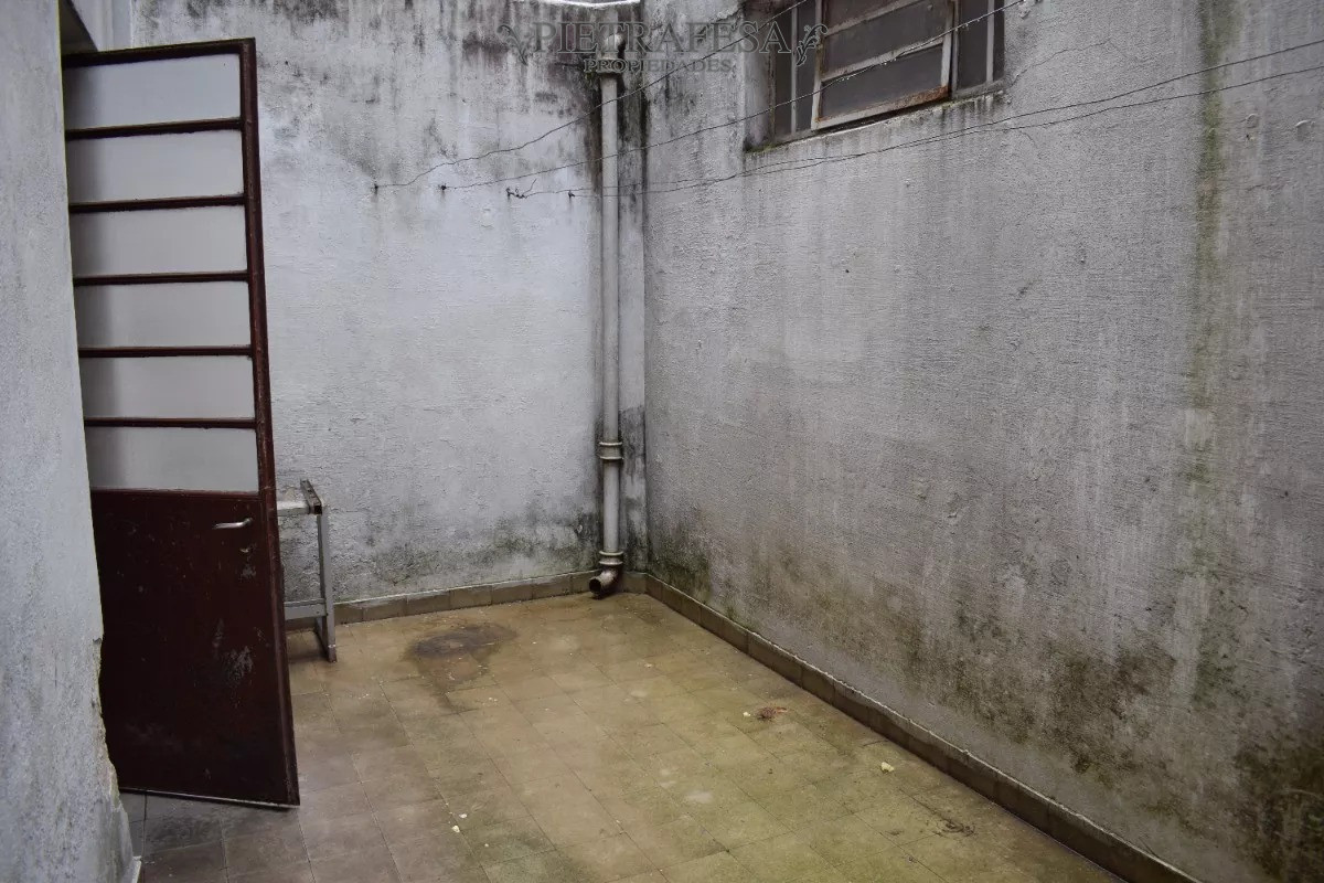 Apartamento ID.12550 - Apto en venta 5 dormitorios, 2 baños, patio-Cordón 