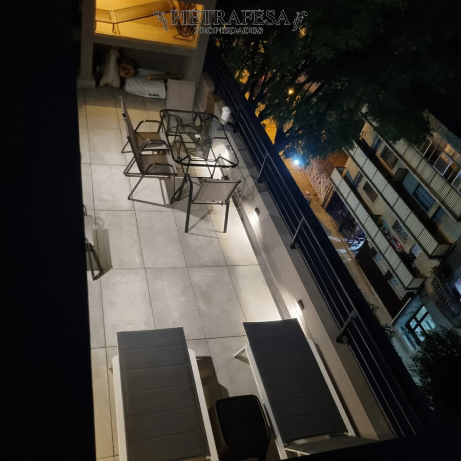 Apartamento ID.15379 - Penthouse en venta, 1 dormitorio, 1 baño, terraza con parrillero. Amueblado. Cordón.