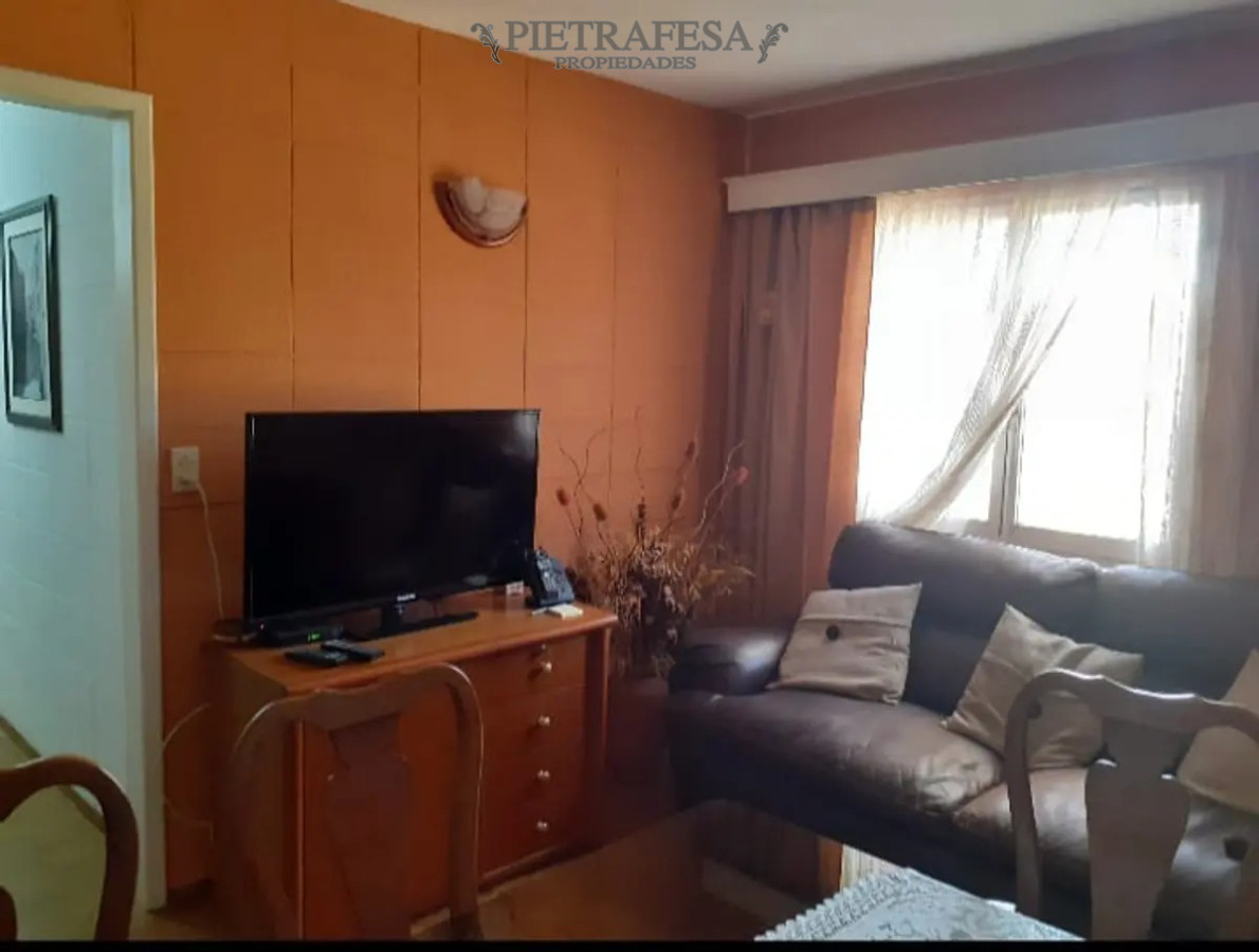 Apartamento ID.4860 - Apartamento en venta, 2 dormitorios, 1 baño, cochera, Cno Carrasco, Complejo Vicman, Malvin Norte.