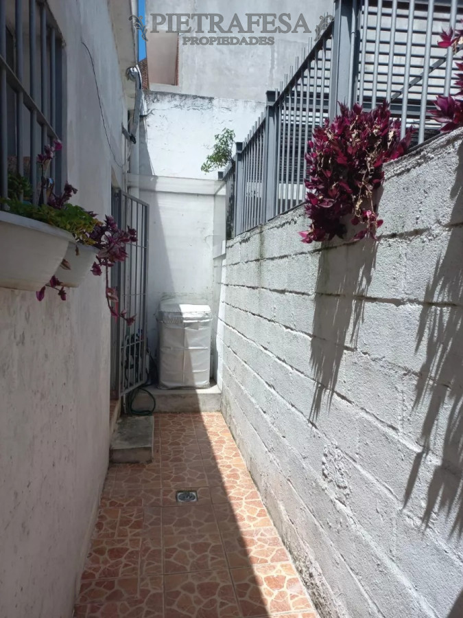 Apartamento ID.12395 - Apto en alquiler  1 dormitorio, 1 baño y patio-Jacinto Vera, 