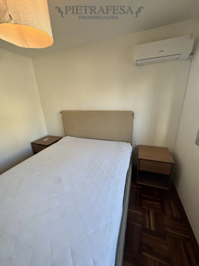 Apartamento ID.14649 - Apartamento en alquiler, 2 dormitorios, 1 baño, terraza lavadero. Pocitos.