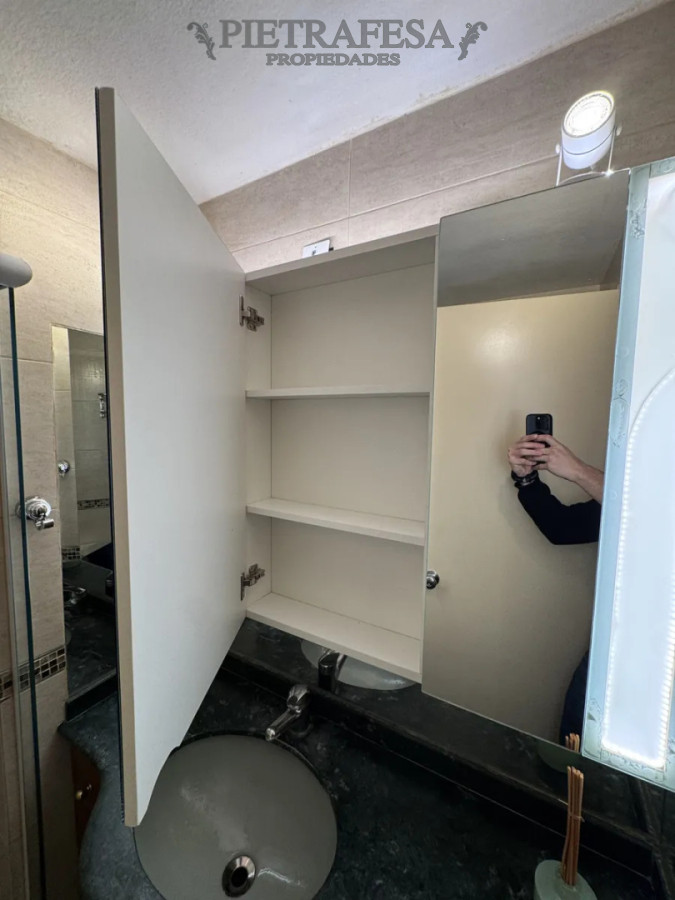 Apartamento ID.14649 - Apartamento en alquiler, 2 dormitorios, 1 baño, terraza lavadero. Pocitos.