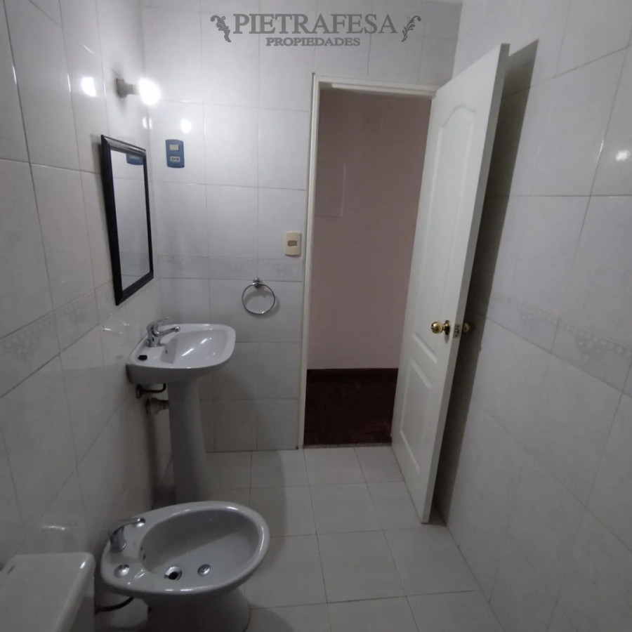 Apartamento ID.14764 - Apartamento en alquiler, monoambiente, 1 baño, terraza. Pocitos. 