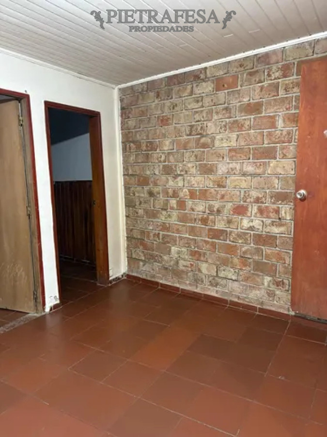 Apartamento ID.13912 - Apartamento en alquiler, 1 dormitorio, 1 baño, patio. Colon.