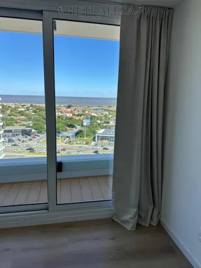 Apartamento ID.13426 - Apartamento en alquiler, 1dormitorio, 1baño, terraza, cochera. Parque Miramar.