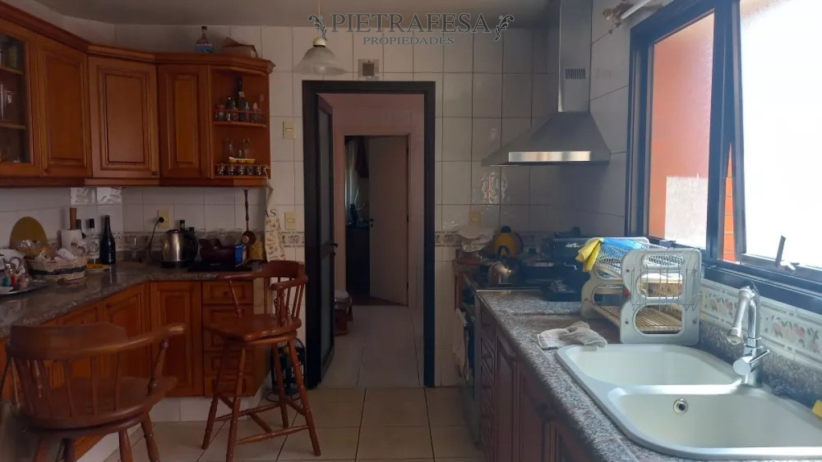 Apartamento ID.8989 - Apto en venta 3 dormitorios, 5 baños, terraza y gaje-Pocitos