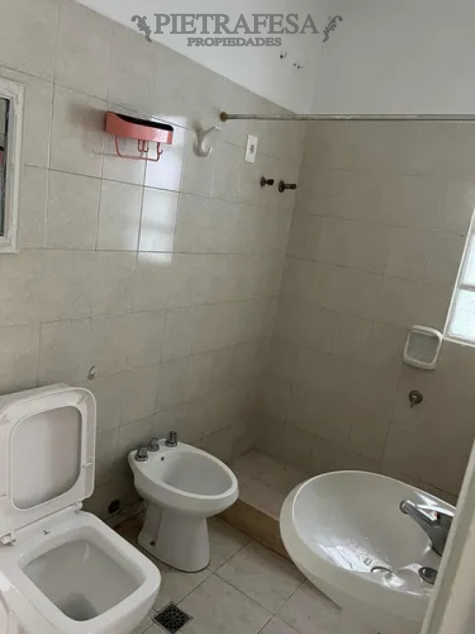 Apartamento ID.13369 - Apartamento en alquiler, 1dormitorio, 1baño, patio. Pocitos.
