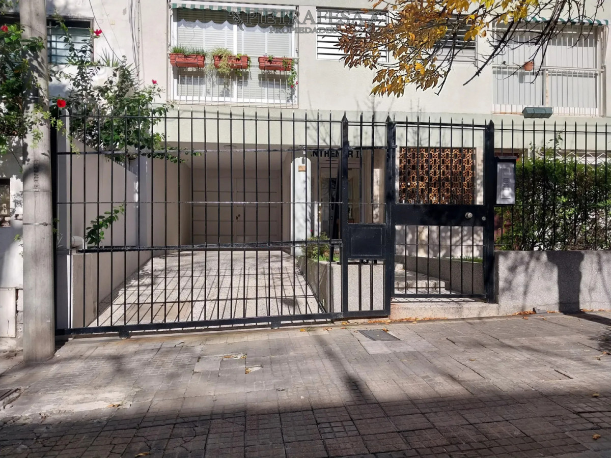 Apartamento ID.15740 - Apartamento en alquiler, 2 dormitorios, 2 baños, cochera. Pocitos.