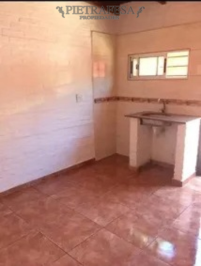 Apartamento ID.13927 - Apartamento en alquiler, 1 dormitorio, 1 baño, patio. Cerro.