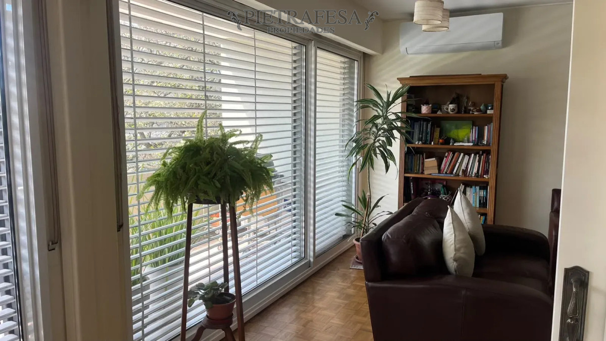 Apartamento ID.16667 - Venta de apartamento, 3 dormitorios , 2 baños , terraza , garaje . Parque Rodó