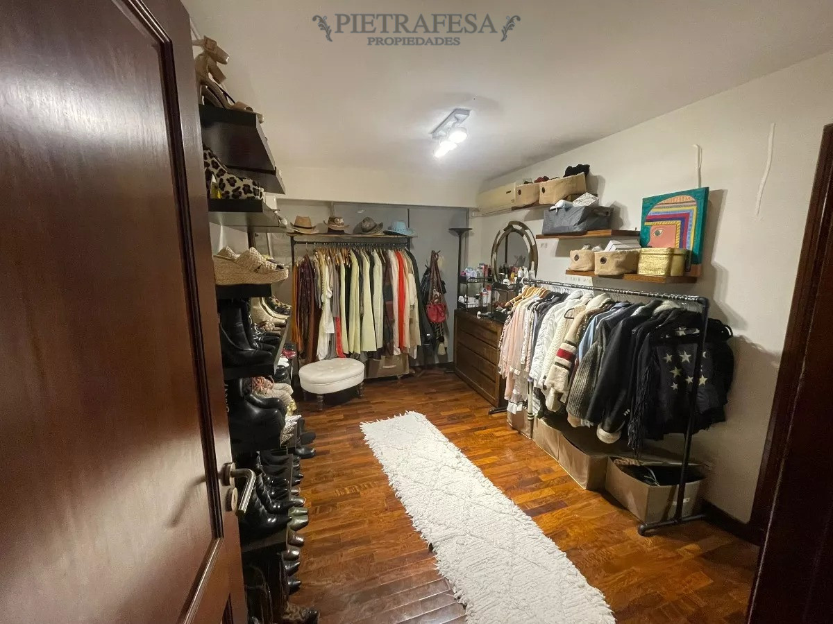 Apartamento ID.11055 - Penthouse en venta 3 dormitorios, 5 baños, terraza, gje-Pocitos 