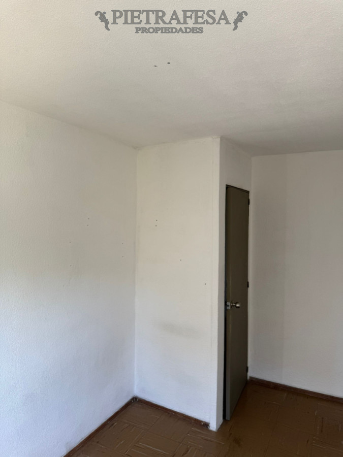 Apartamento ID.15107 - Apartamento en venta, 4 dormitorios, 2 baño-Colón