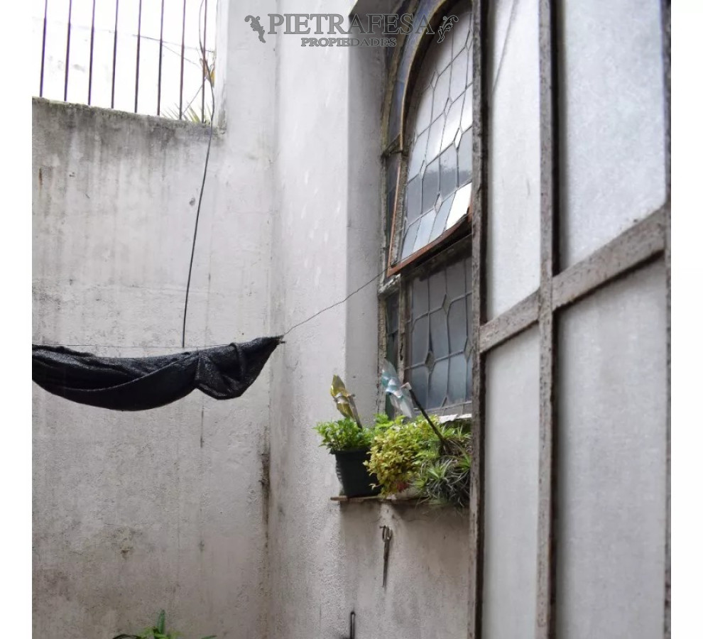 Apartamento ID.12550 - Apto en venta 5 dormitorios, 2 baños, patio-Cordón 