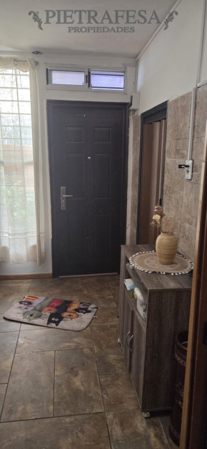 Apartamento ID.15171 - Apartamento tipo duplex en venta, 2 dormitorios, 1 baño, patio. Reducto.