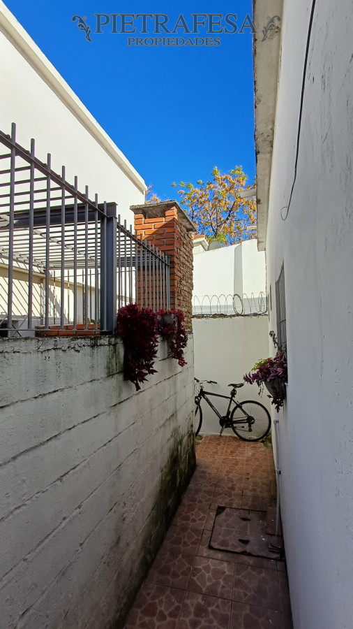 Apartamento ID.12395 - Apto en alquiler  1 dormitorio, 1 baño y patio-Jacinto Vera, 