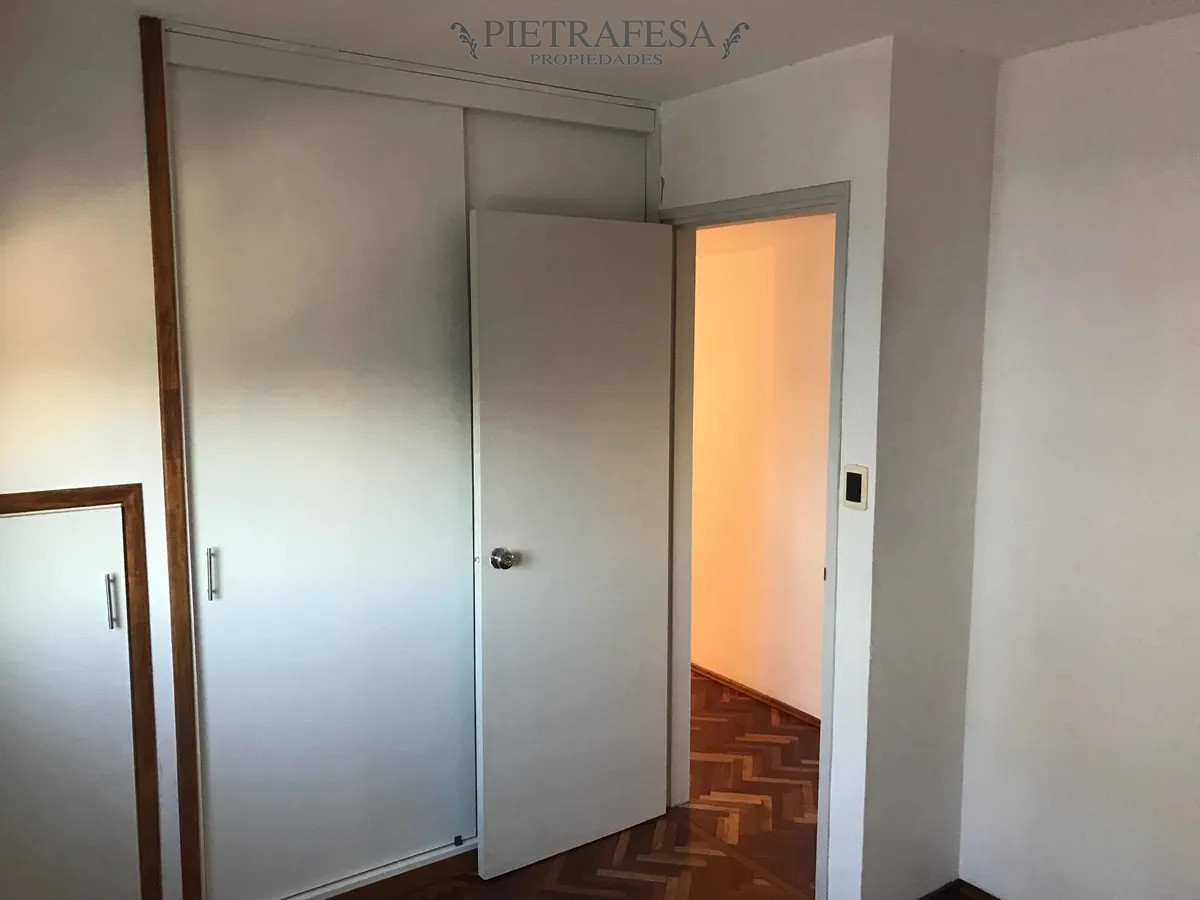 Apartamento ID.7370 - Apartamento en alquiler, 3 dormitorios, 1 baño, terraza, Tiburcio Gómez, Buceo.