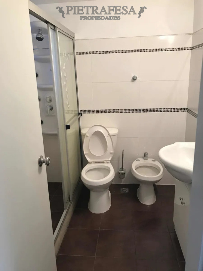 Apartamento ID.7370 - Apartamento en alquiler, 3 dormitorios, 1 baño, terraza, Tiburcio Gómez, Buceo.