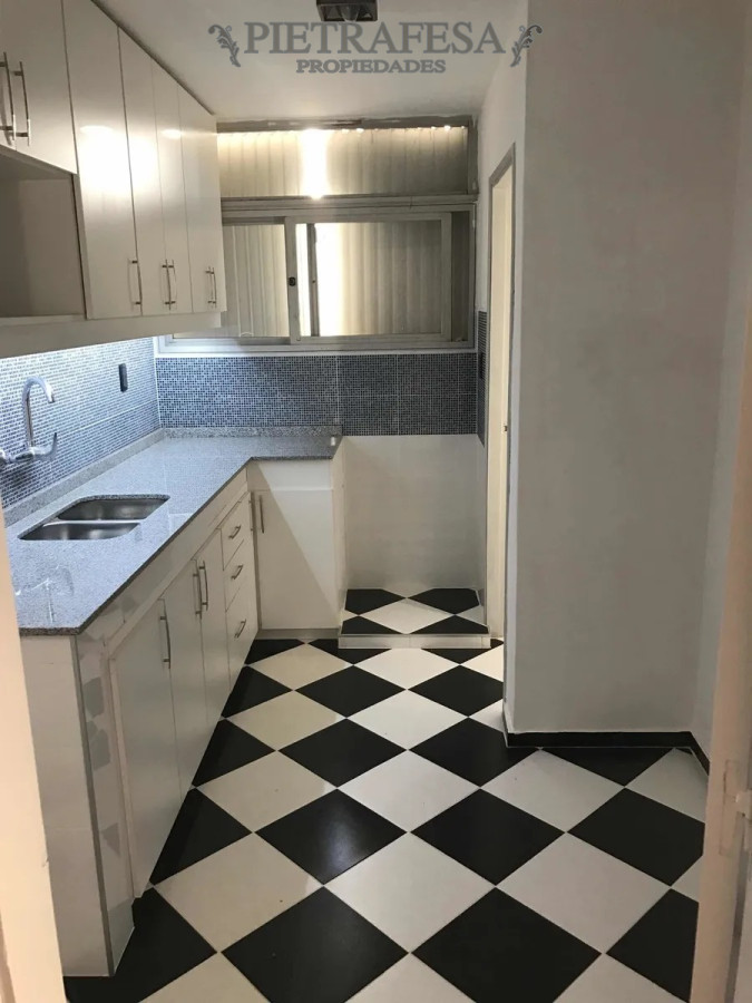 Apartamento ID.7370 - Apartamento en alquiler, 3 dormitorios, 1 baño, terraza, Tiburcio Gómez, Buceo.