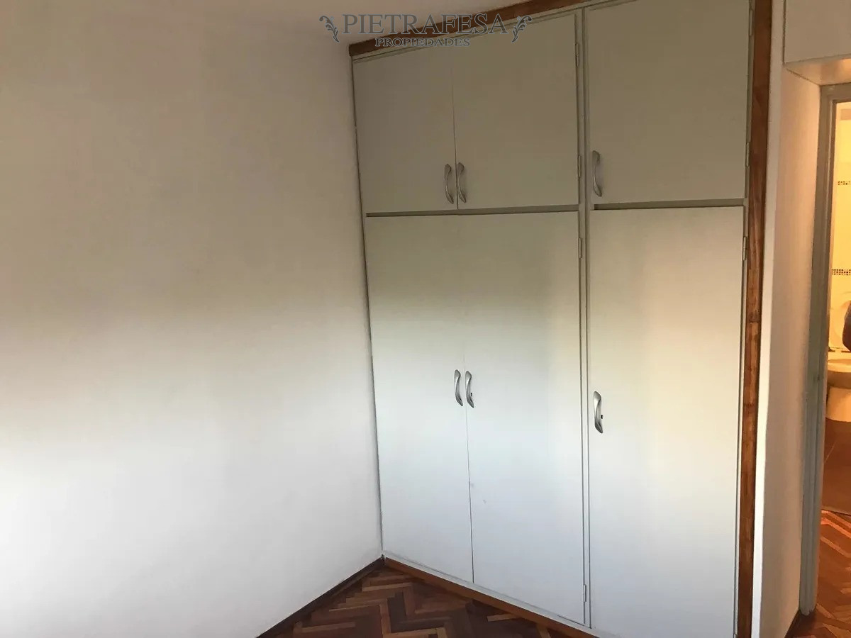 Apartamento ID.7370 - Apartamento en alquiler, 3 dormitorios, 1 baño, terraza, Tiburcio Gómez, Buceo.