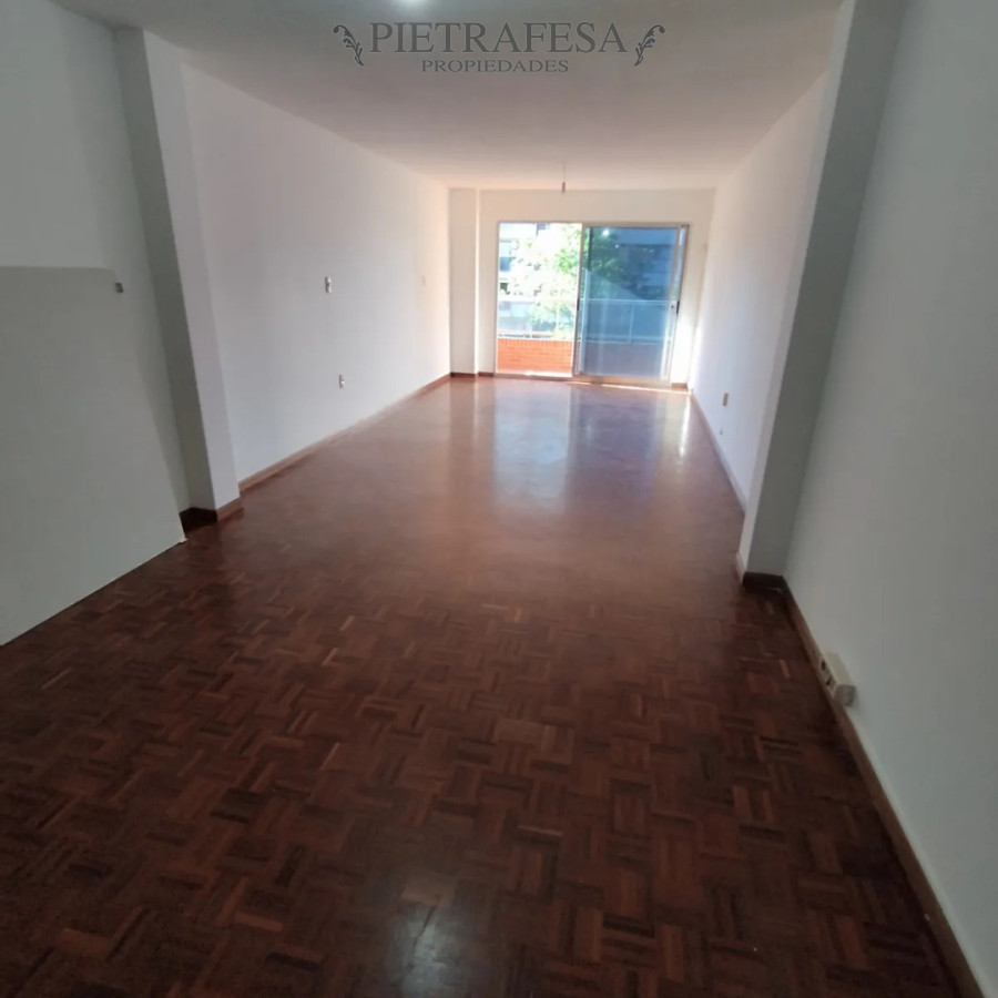 Apartamento ID.14764 - Apartamento en alquiler, monoambiente, 1 baño, terraza. Pocitos. 