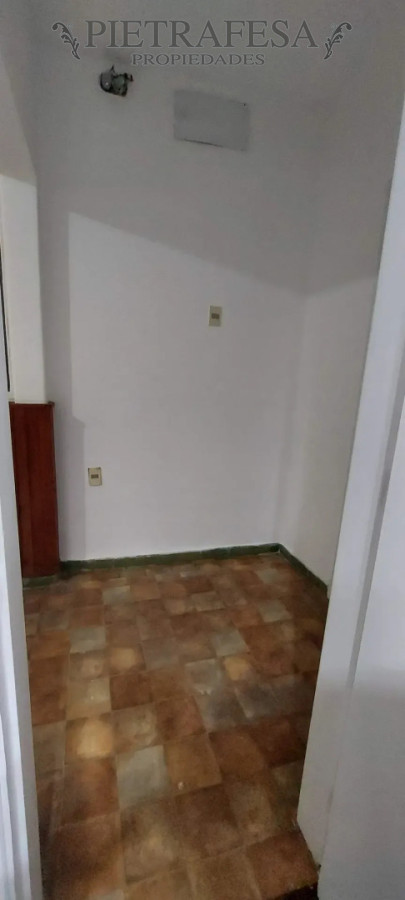 Apartamento ID.16082 - Apartamento en alquiler, 1 dormitorio, 1 baño, patio. Capurro. Sin gastos comunes.