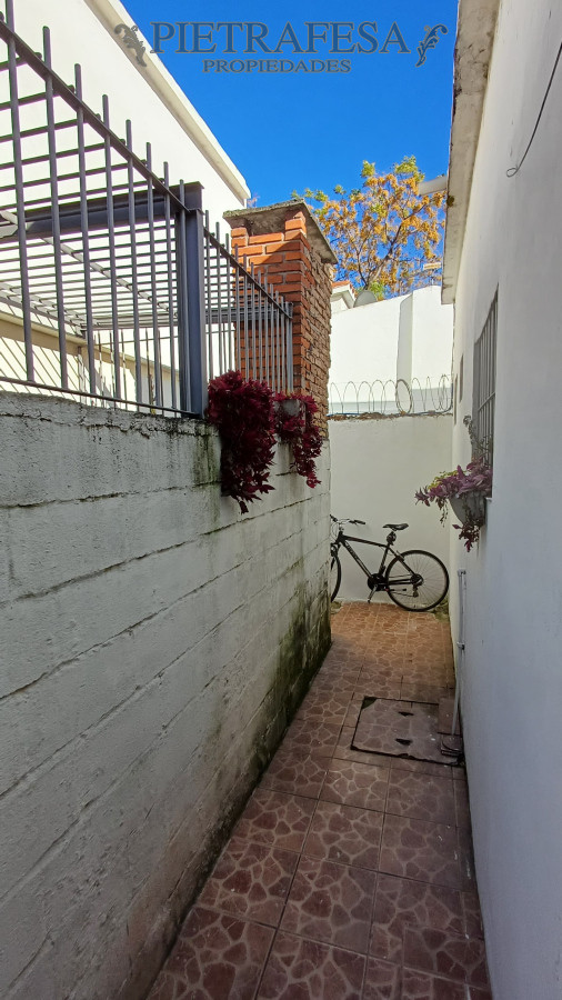 Apartamento ID.12395 - Apto en alquiler  1 dormitorio, 1 baño y patio-Jacinto Vera, 